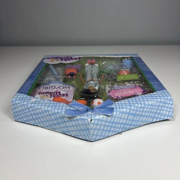 Holly Hobbie & Friends Carrie Baker & Bonnet Clubhouse Girls Set J8365 NRFP 2006 - Picture 3 of 6